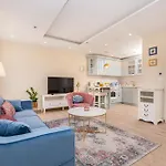 Three Musketeers Apartments Deluxe