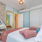 Three Musketeers Apartments Deluxe