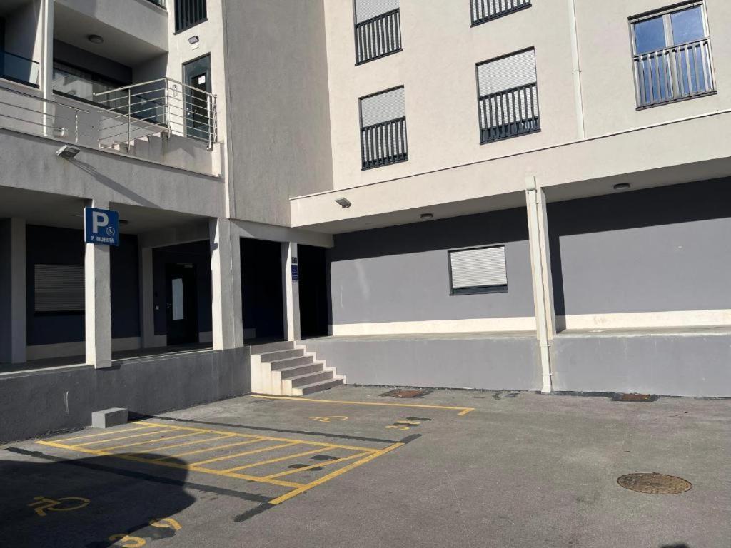 Three Musketeers Deluxe Apartamento *